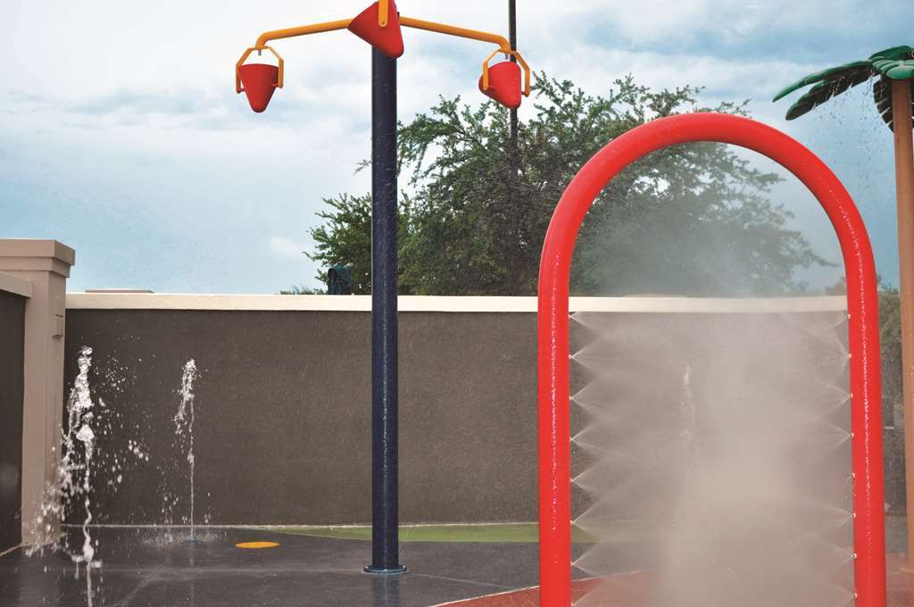 La Quinta By Wyndham Arlington North 6 Flags Dr Hotel Facilities photo